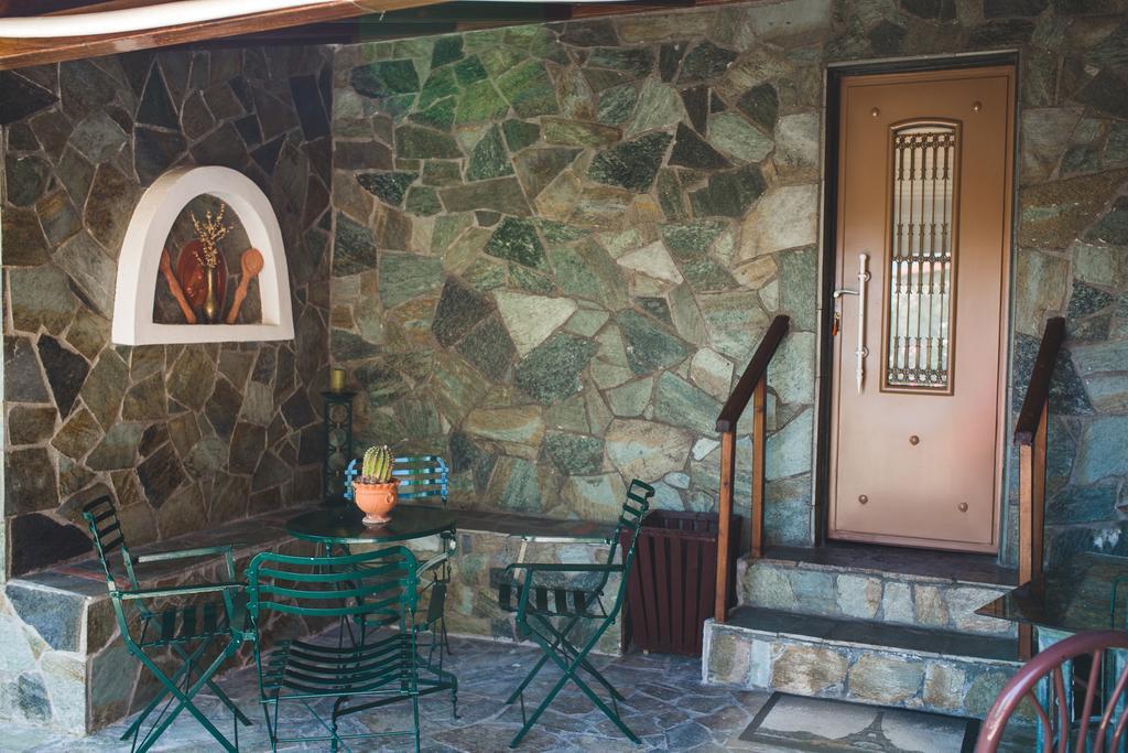Litheon House *